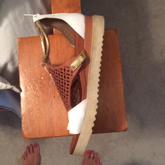 Brown & White Sandals size 11 wedges - Picture 6 of 7